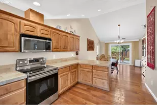 2662 NW Mt Ashland Dr, McMinnville, OR 97128 - Photo 16