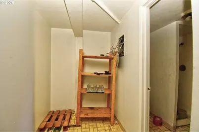 1012 W 12th St, Vancouver, WA 98660 - Photo 16