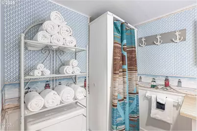 1540 NW 20th St, Lincoln City, OR 97367 - Photo 12