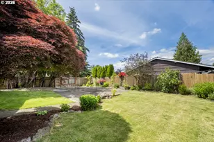 12105 NE Stanton St, Portland, OR 97220 - Photo 28