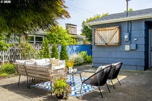 12105 NE Stanton St, Portland, OR 97220 - Photo 32