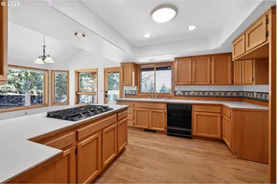 1573 NW City View Dr, Bend, OR 97703 - Photo 22