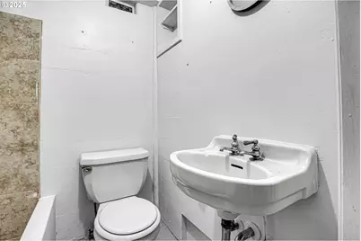 8913 N Seneca St, Portland, OR 97203 - Photo 40