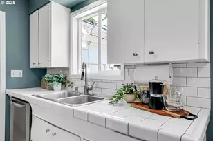 8913 N Seneca St, Portland, OR 97203 - Photo 12