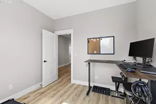 1054 Hickory St, Independence, OR 97351 - Photo 8