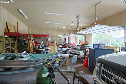 565 Lindy Ln, Coos Bay, OR 97420 - Photo 10