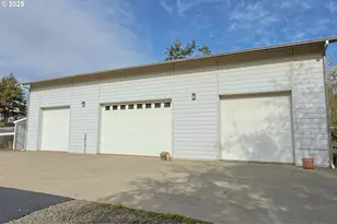 565 Lindy Ln, Coos Bay, OR 97420 - Photo 1