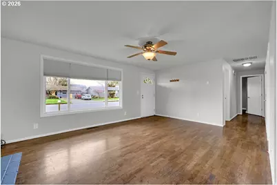 1138 W 7th Pl, Junction City, OR 97448 - Photo 10