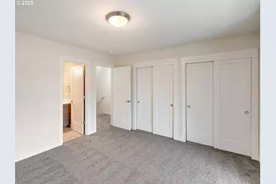 10829 E Burnside St, Portland, OR 97216 - Photo 8