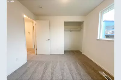 1108 NE Tamera Ln, Portland, OR 97220 - Photo 4