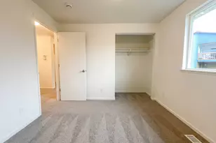 1108 NE Tamera Ln, Portland, OR 97220 - Photo 4