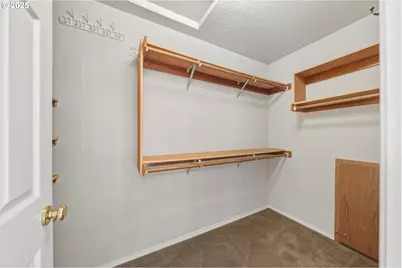 3075 NE 4th Ave, Hillsboro, OR 97124 - Photo 18