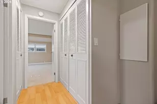 570 N 10th St, Cornelius, OR 97113 - Photo 8