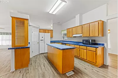 69664 McFarland Rd, North Bend, OR 97459 - Photo 10