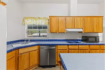 69664 McFarland Rd, North Bend, OR 97459 - Photo 12
