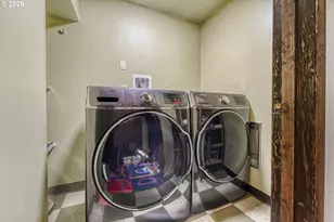 223 SW Taylors Ferry Rd, Portland, OR 97219 - Photo 24