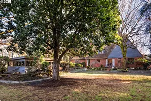 1833 SE Exeter Dr, Portland, OR 97202 - Photo 40
