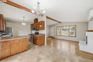 3698 Revell St, Eugene, OR 97404 - Photo 8