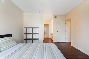 2245 SW Park Pl, Portland, OR 97205 - Photo 22