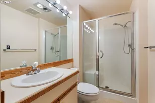 2245 SW Park Pl, Portland, OR 97205 - Photo 16