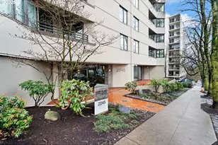 2245 SW Park Pl, Portland, OR 97205 - Photo 2