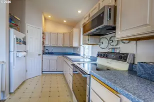 1708 NW 38th St, Lincoln City, OR 97367 - Photo 12