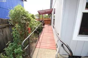 8563 SW Hamlet St, Portland, OR 97224 - Photo 28