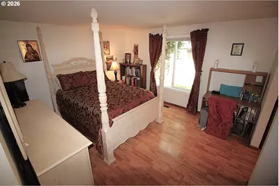 8563 SW Hamlet St, Portland, OR 97224 - Photo 16