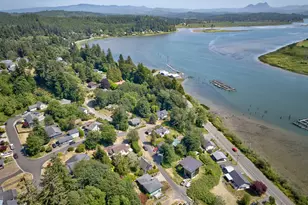 1676 SE 2nd St, Astoria, OR 97103 - Photo 36