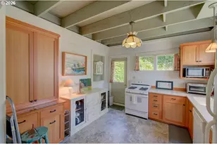 1676 SE 2nd St, Astoria, OR 97103 - Photo 12