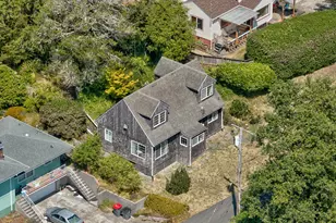 1676 SE 2nd St, Astoria, OR 97103 - Photo 2