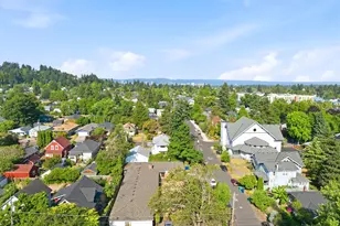 7822 NE Everett St, Portland, OR 97213 - Photo 6