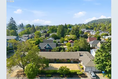 7822 NE Everett St, Portland, OR 97213 - Photo 2