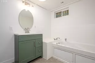 5721 N Willis Blvd, Portland, OR 97203 - Photo 34