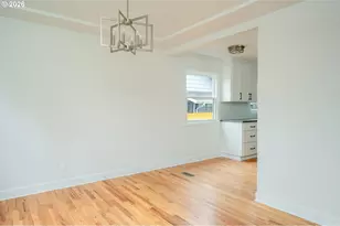 5721 N Willis Blvd, Portland, OR 97203 - Photo 12