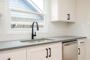 5721 N Willis Blvd, Portland, OR 97203 - Photo 20