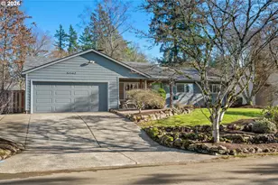 13562 SW 63rd Pl, Portland, OR 97219 - Photo 2