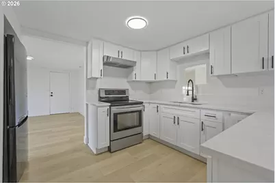 249 NE 191st Ave, Portland, OR 97230 - Photo 10