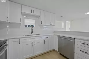 249 NE 191st Ave, Portland, OR 97230 - Photo 12