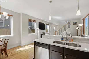 9028 N Drummond Ave, Portland, OR 97217 - Photo 12