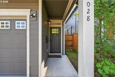 9028 N Drummond Ave, Portland, OR 97217 - Photo 2