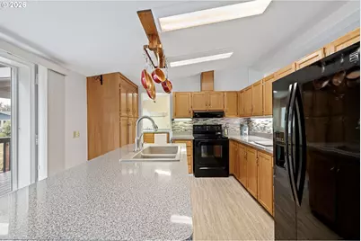 85665 Manchester Ln, Eugene, OR 97405 - Photo 12