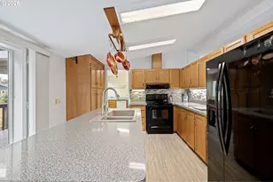 85665 Manchester Ln, Eugene, OR 97405 - Photo 12