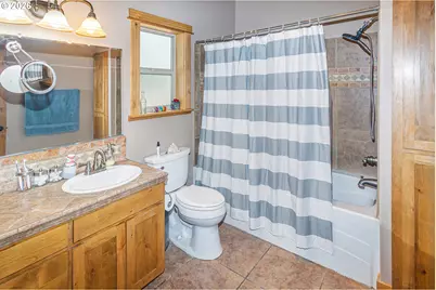 15784 Lava Dr, La Pine, OR 97739 - Photo 8