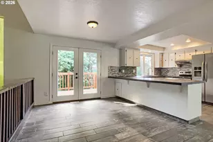 19025 SW Brooklawn Ct, Beaverton, OR 97003 - Photo 10