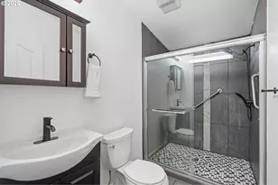 4617 SE 133rd Dr, Portland, OR 97236 - Photo 14