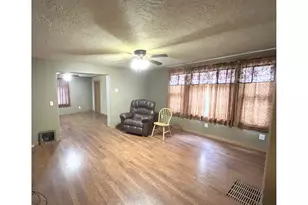 260 W Center St, Heppner, OR 97836 - Photo 2