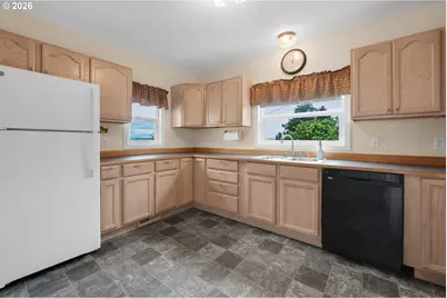 97 Dresden St, Astoria, OR 97103 - Photo 8