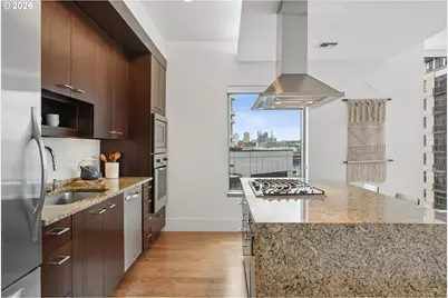 1001 NW Lovejoy St #512, Portland, OR 97209 - Photo 6