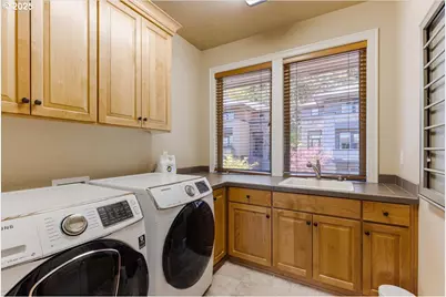 6643 NW Meridian Ridge Dr, Portland, OR 97210 - Photo 24